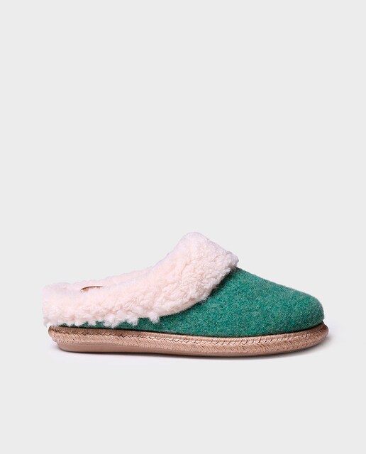 Imagem 0 de Pantufas Fechadas de Feltro em Liso