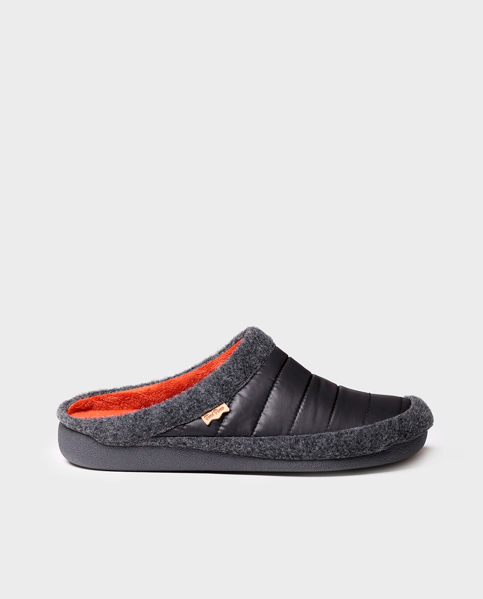 Pantufas de Tecido Acolchoado Preto-1