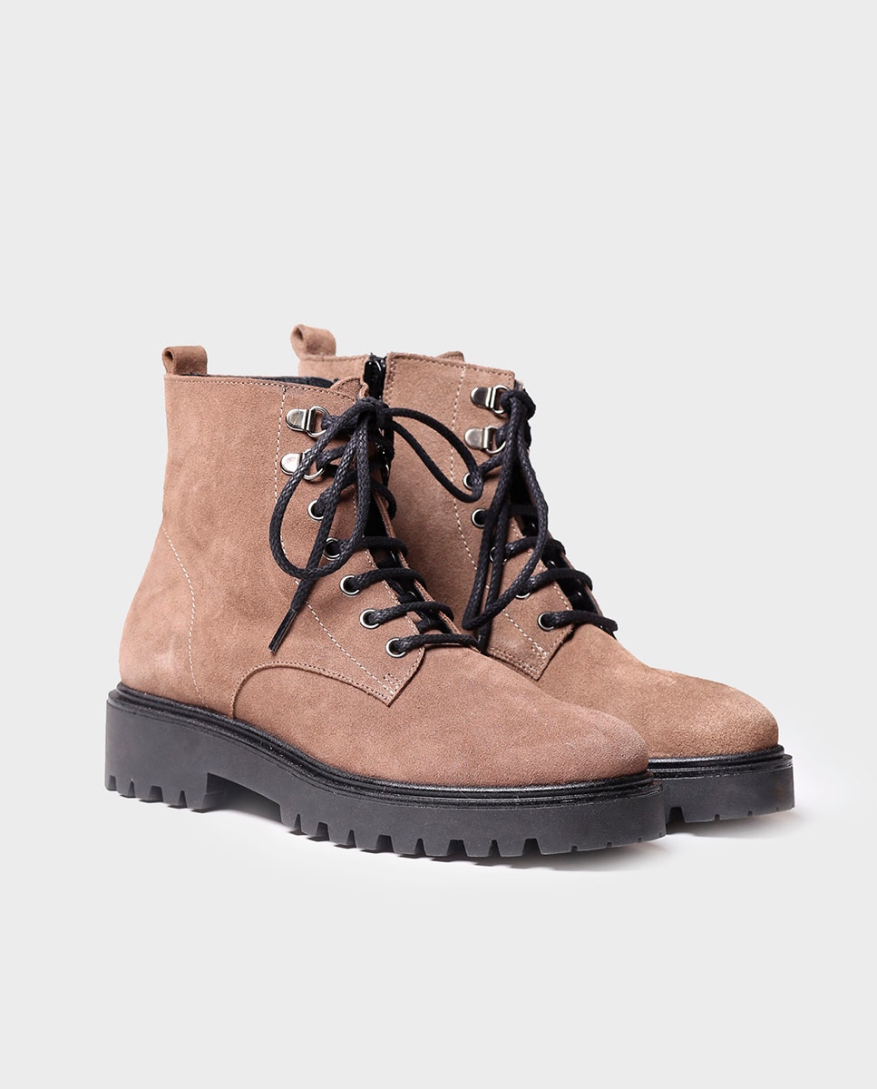 Botins de Camurça com Cordões e Fecho Zip Castanho-2