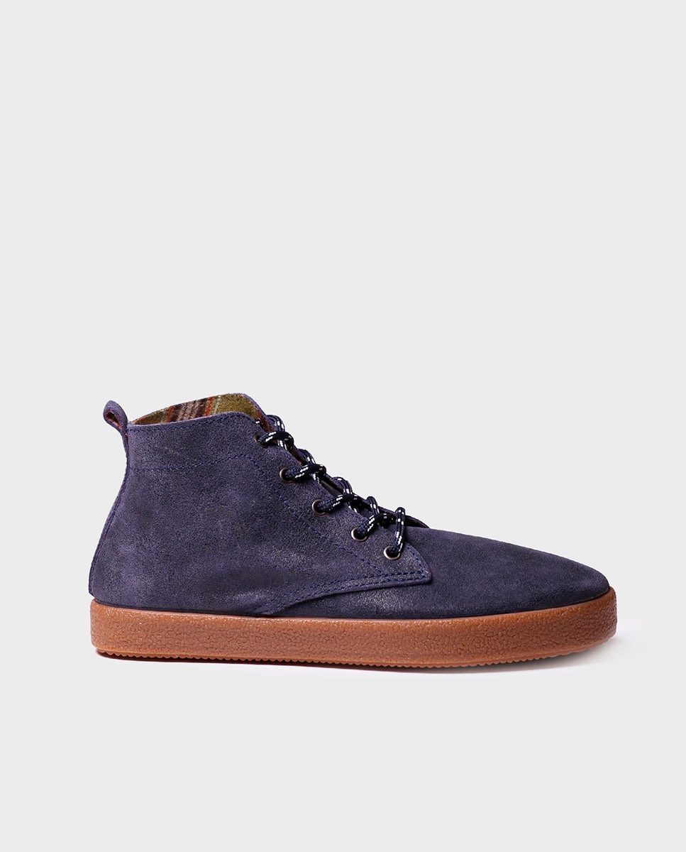 Imagem 0 de Botins de Pele com Atacadores