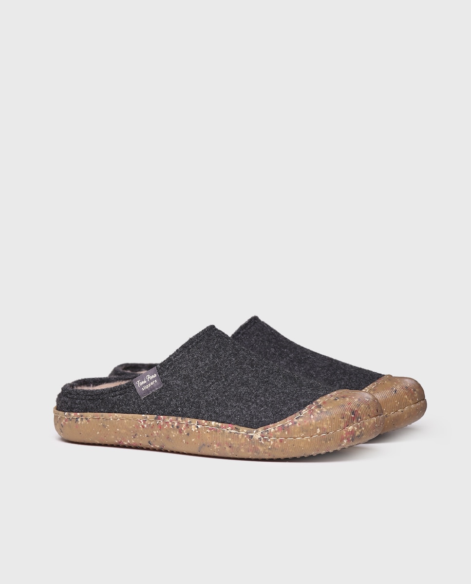 Pantufas de Feltro Reciclado em Liso Preto-2