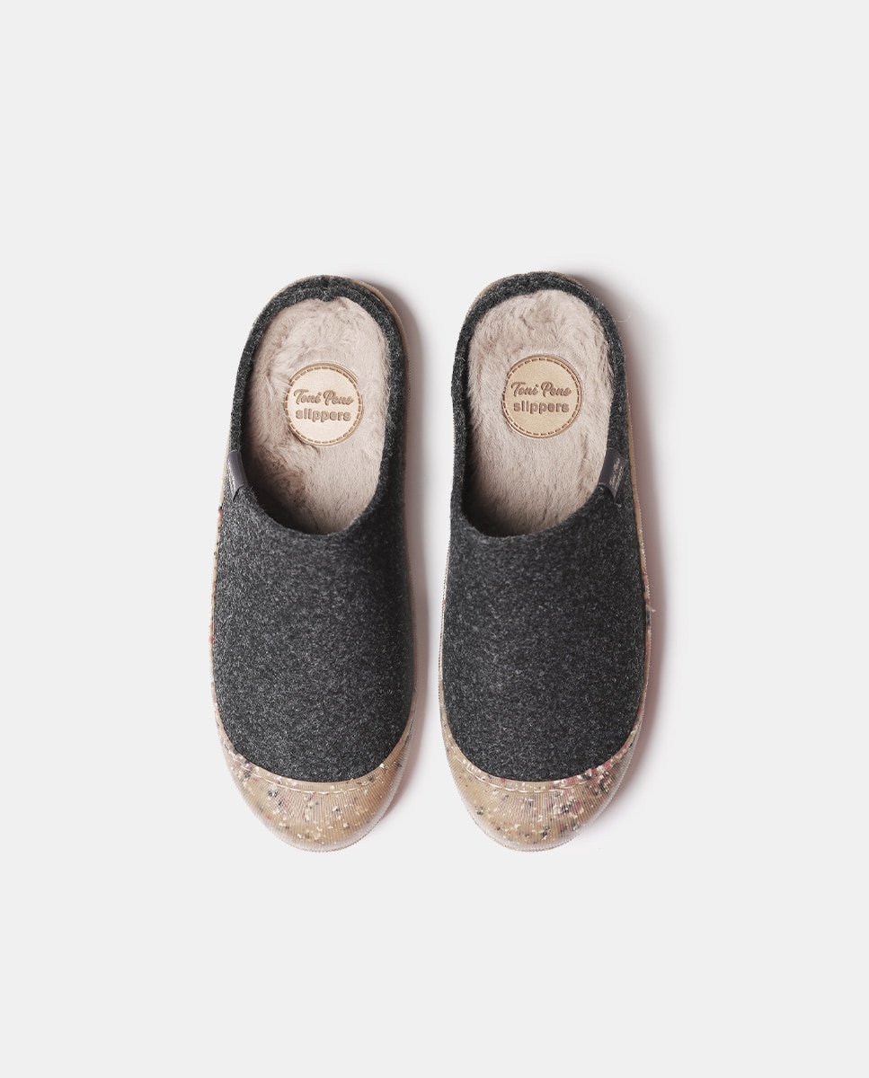 Pantufas de Feltro Reciclado em Liso Preto-3