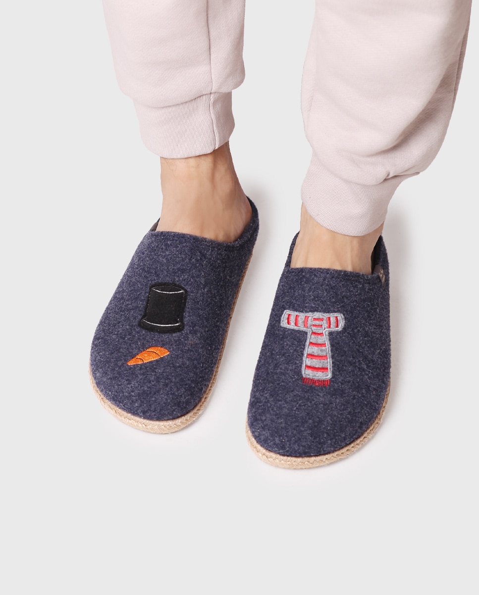 Pantufas de Feltro com Bordado Azul-4