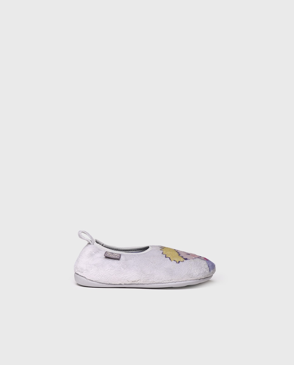 Imagem 0 de Pantufas Fechadas Infantil de Tecido Suave e Bordados