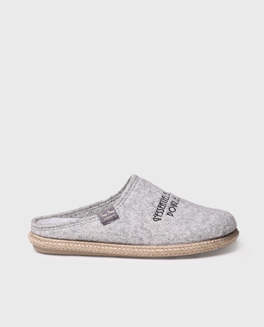 Imagem 0 de Pantufas Fechadas de Feltro com Bordados