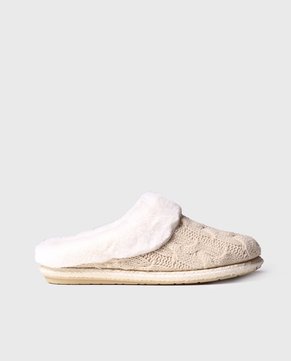 Pantufas Abertas de Tecido com Pelo Cru-1