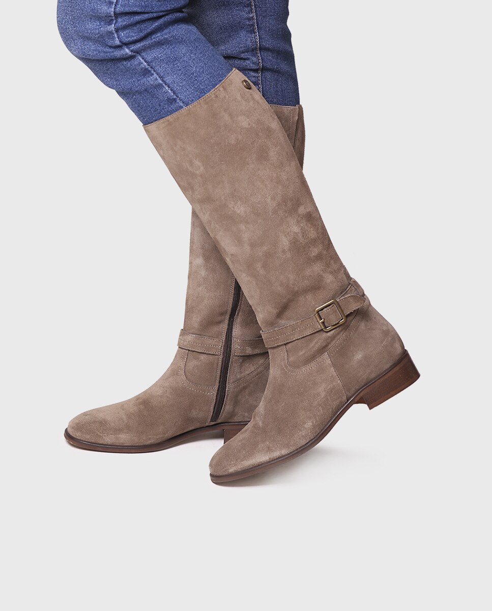 Botas de Camurça com Fecho Zip Castanho-4