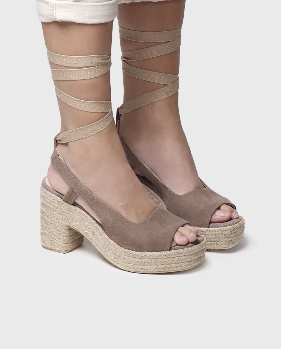 Alpercatas de Salto em Camurça com Tiras Castanho-4