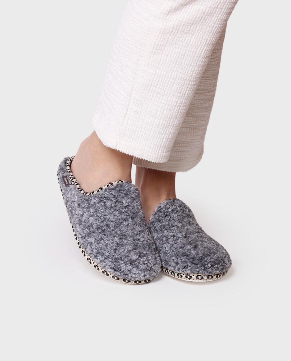 Pantufas Fechadas de Pelo de Ovelha Cinzento-4