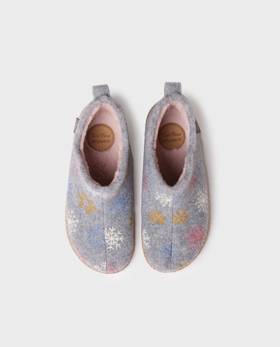 Pantufas Fechadas com Bordado Cinzento-3
