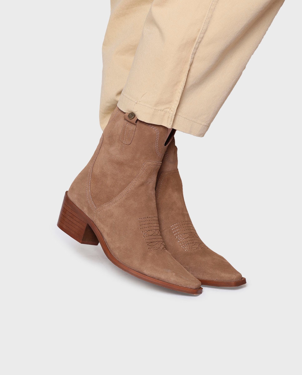 Botins de Camurça com Fecho Zip Castanho-4