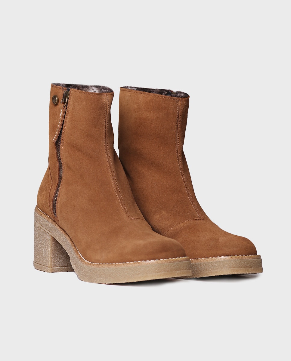 Botins de Camurça com Fecho Zip Castanho-2
