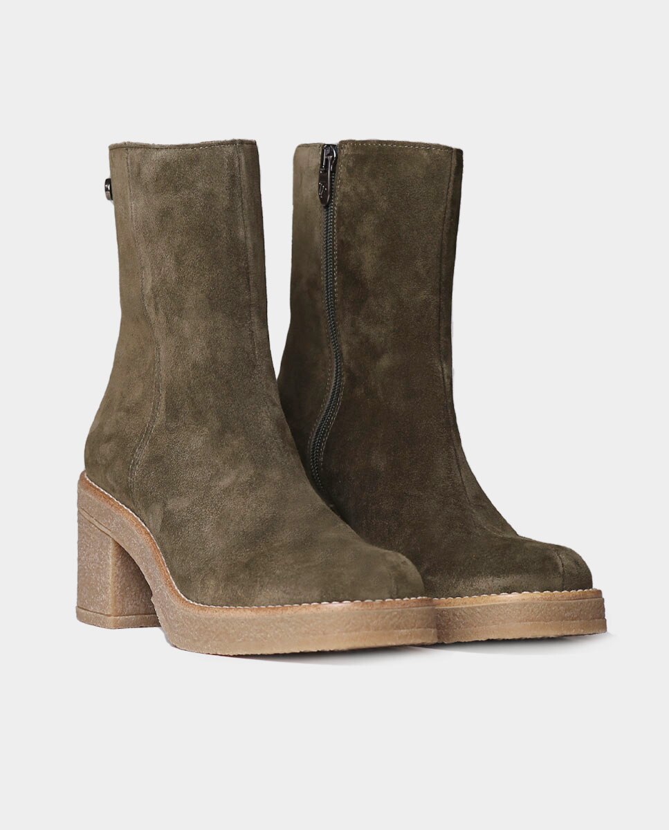 Botins de Camurça com Fecho Zip Caqui-2