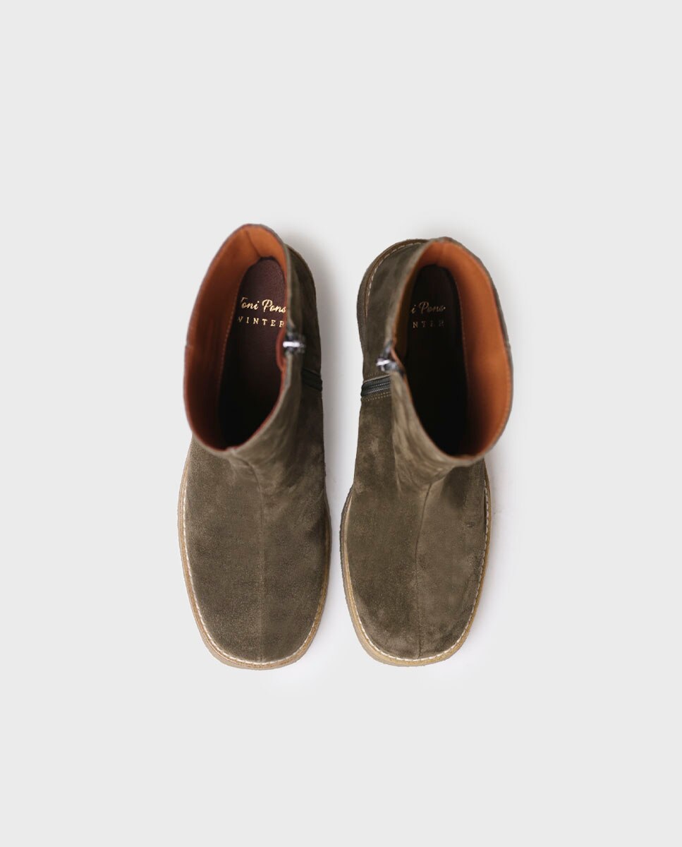 Botins de Camurça com Fecho Zip Caqui-3