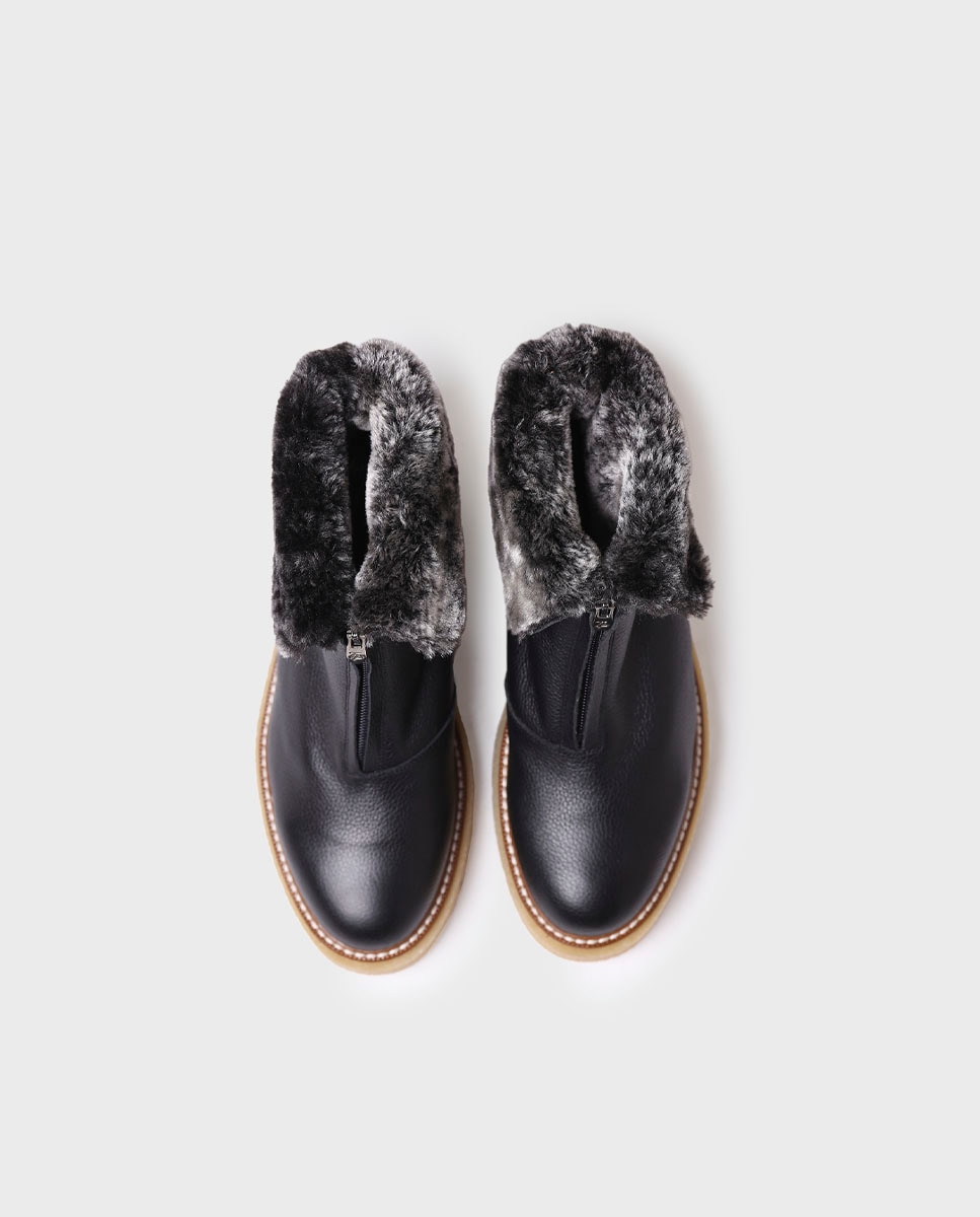 Botins de Pele com Fecho Zip Frontal Preto-3