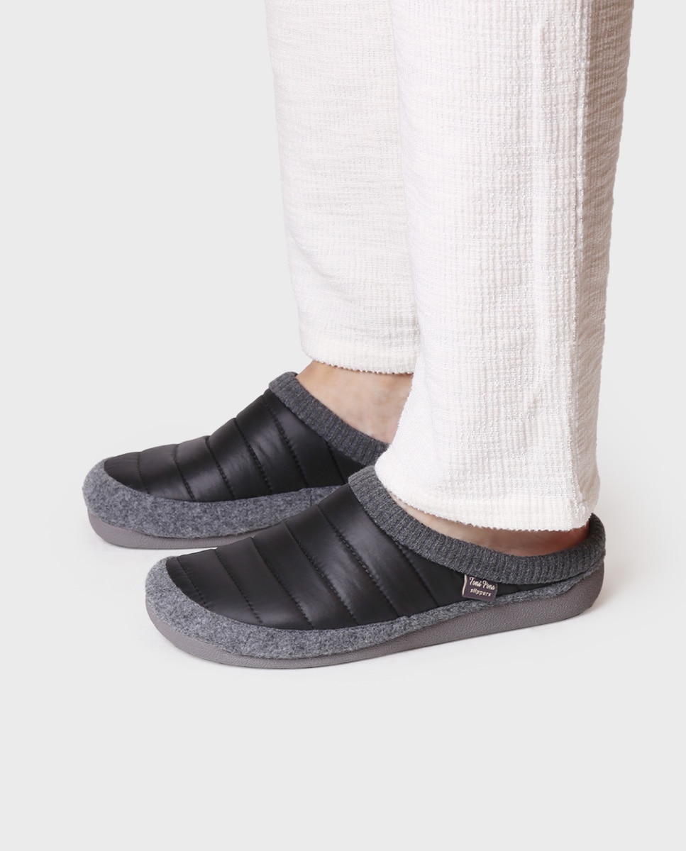 Pantufas de Feltro Preto-4