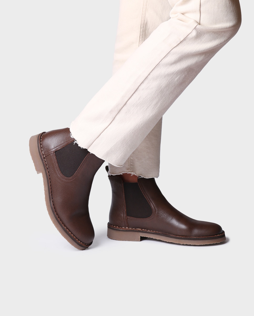 Botins de Pele com Elásticos Castanho-4