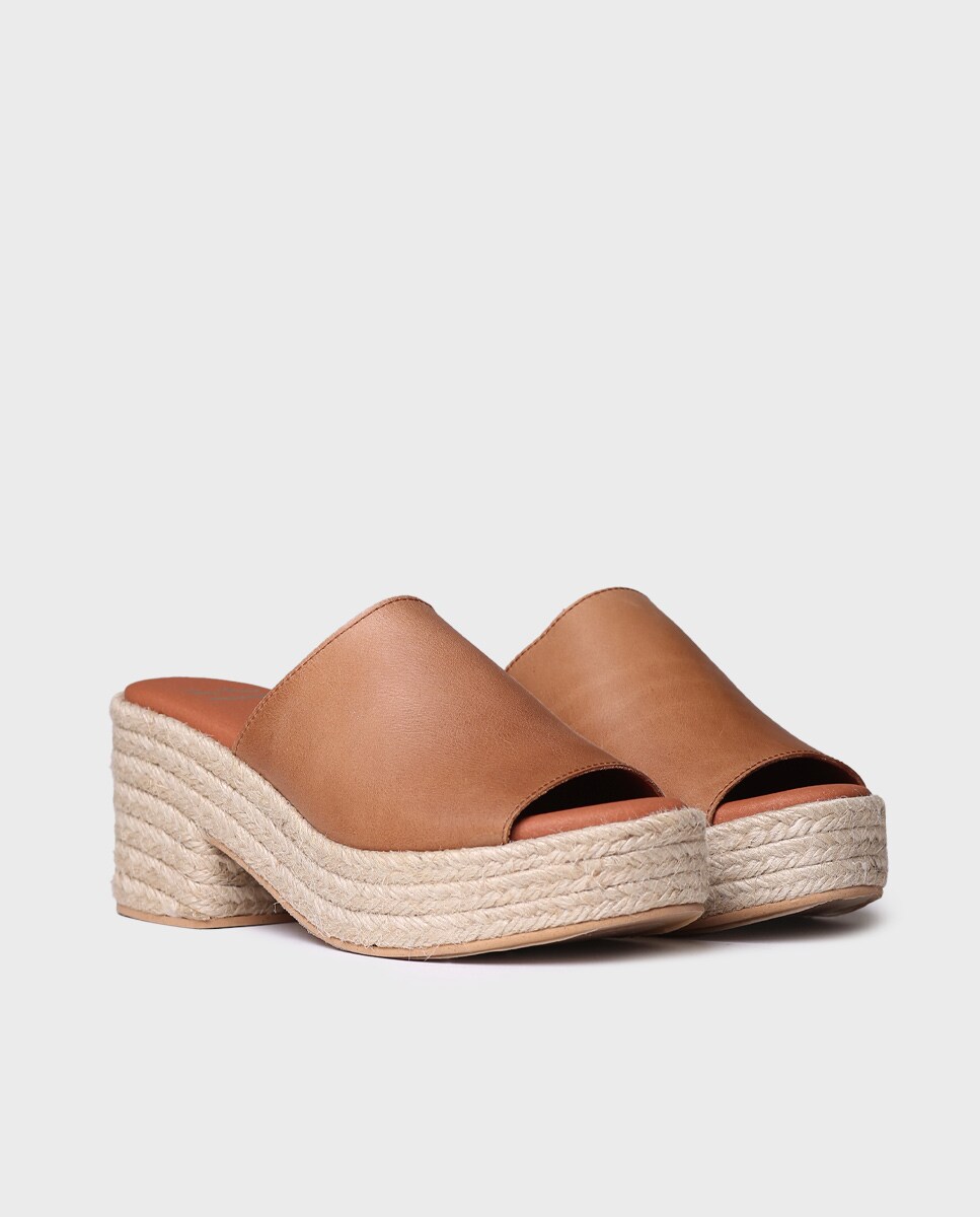 Alpercatas de Plataforma Abertas de Pele Castanho-2