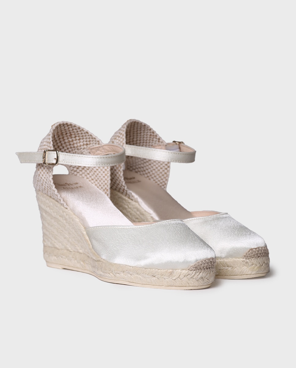 Alpercatas de Cunha de Cetim Cru-2