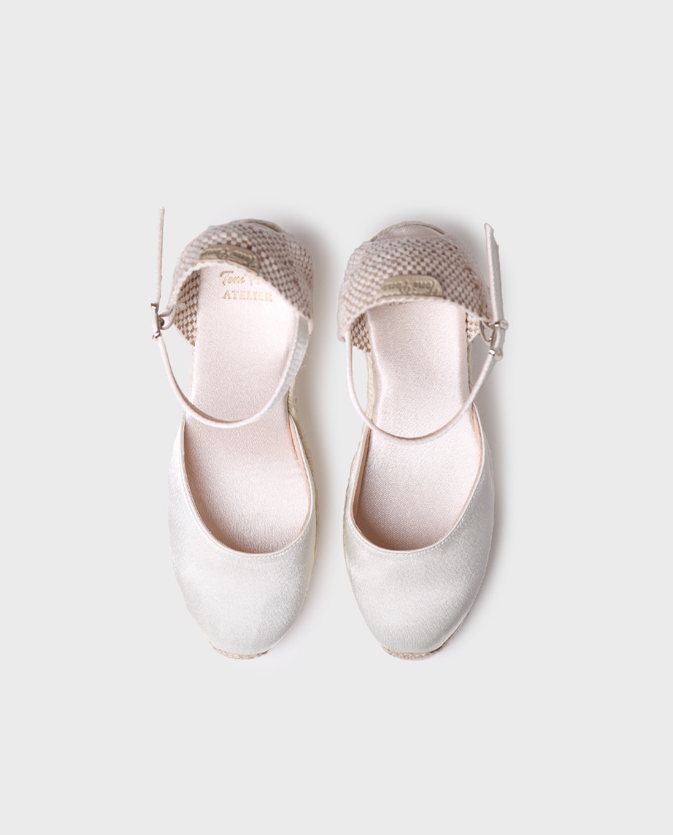 Alpercatas de Cunha de Cetim Cru-3