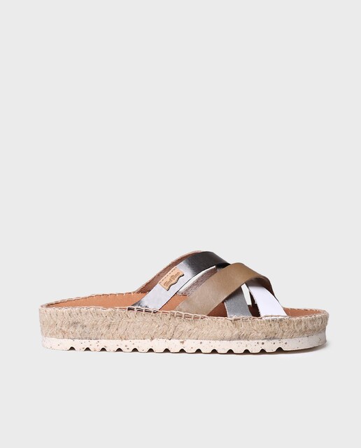 Imagem 0 de Alpercatas Rasas Cruzadas de Pele