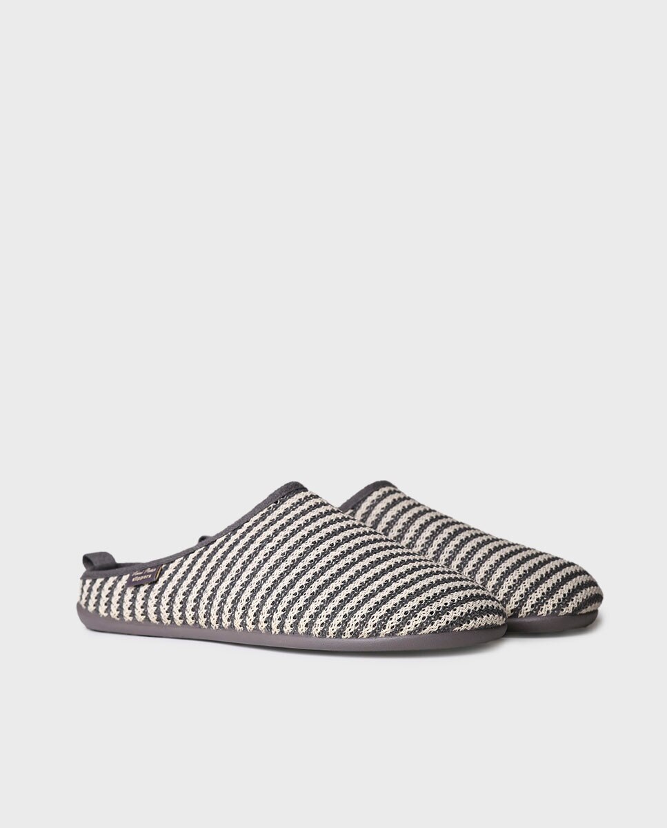 Pantufas de Tecido Cinzento-2