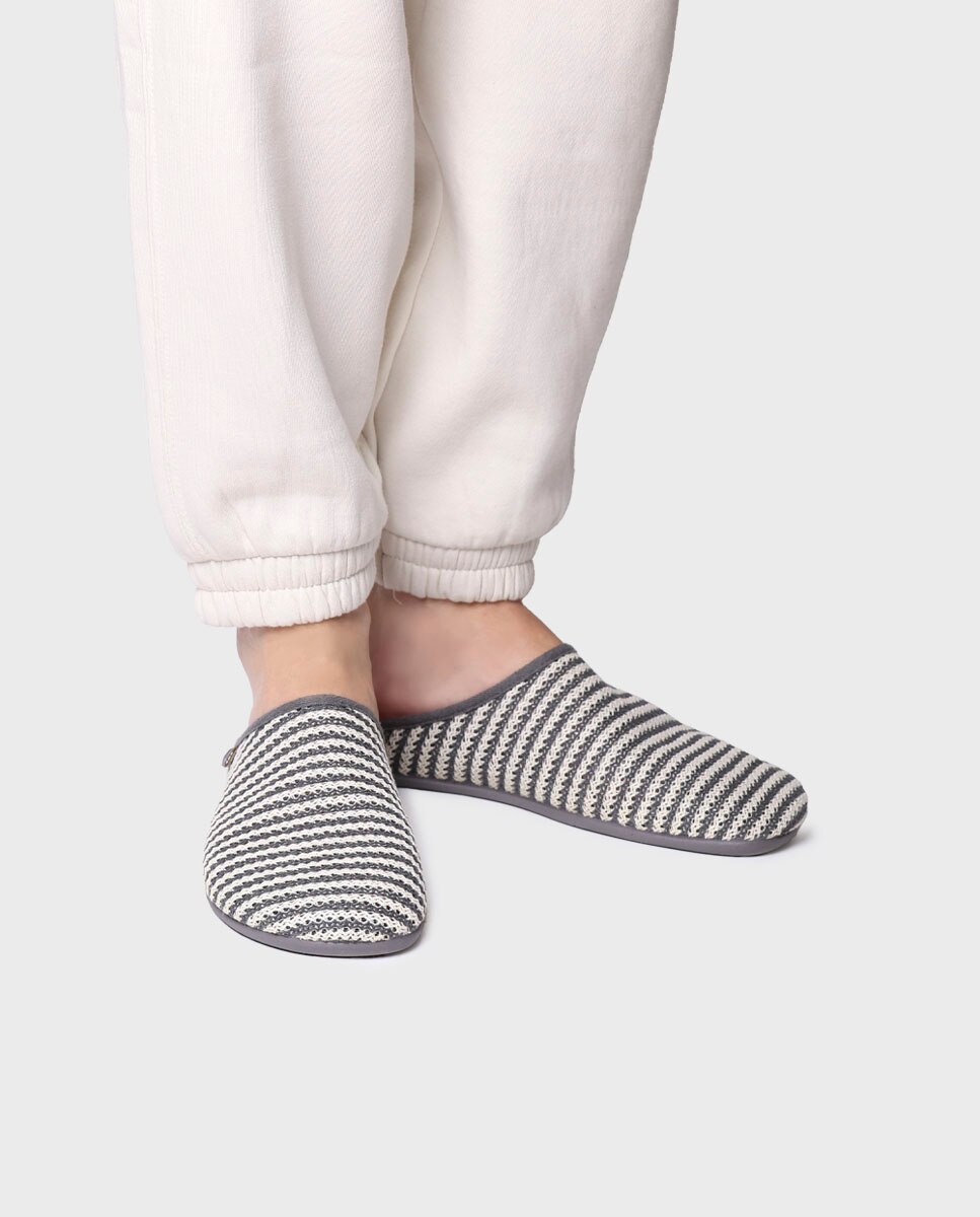 Pantufas de Tecido Cinzento-4