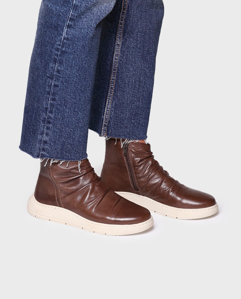 Botins de Pele com Fecho Zip Castanho-4