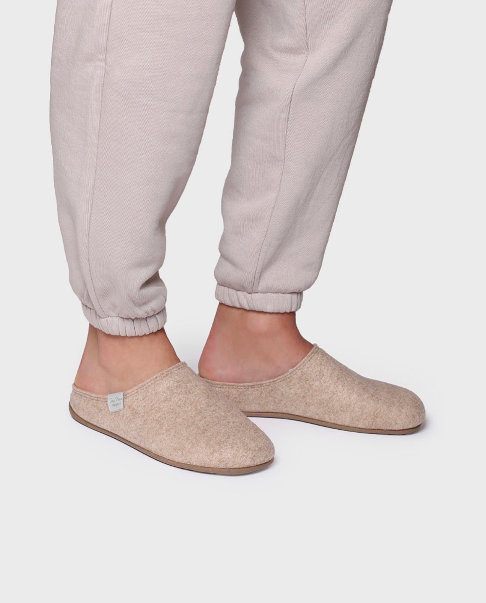 Pantufas Fechadas de Feltro Reciclado Bege-4