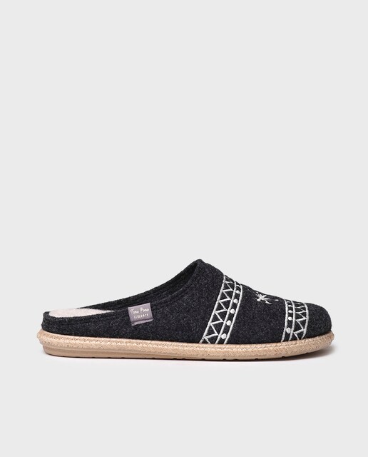 Imagem 0 de Pantufas de Feltro com Bordado