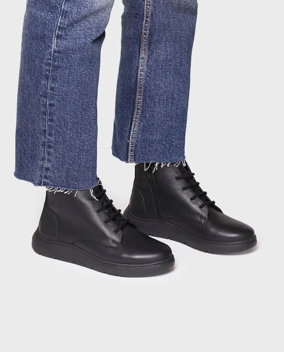 Botins de Pele com Cordões Preto-4