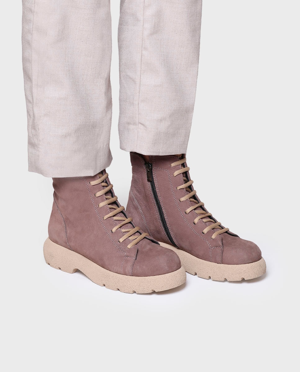Botins de Pele com Cordões Taupe-4
