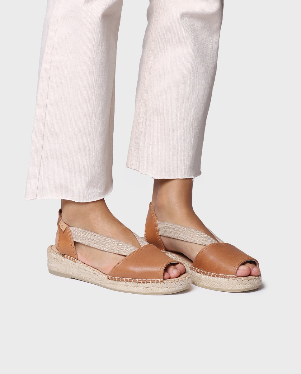 Alpercatas Rasas em Pele Da Coleção Comfort Castanho-4