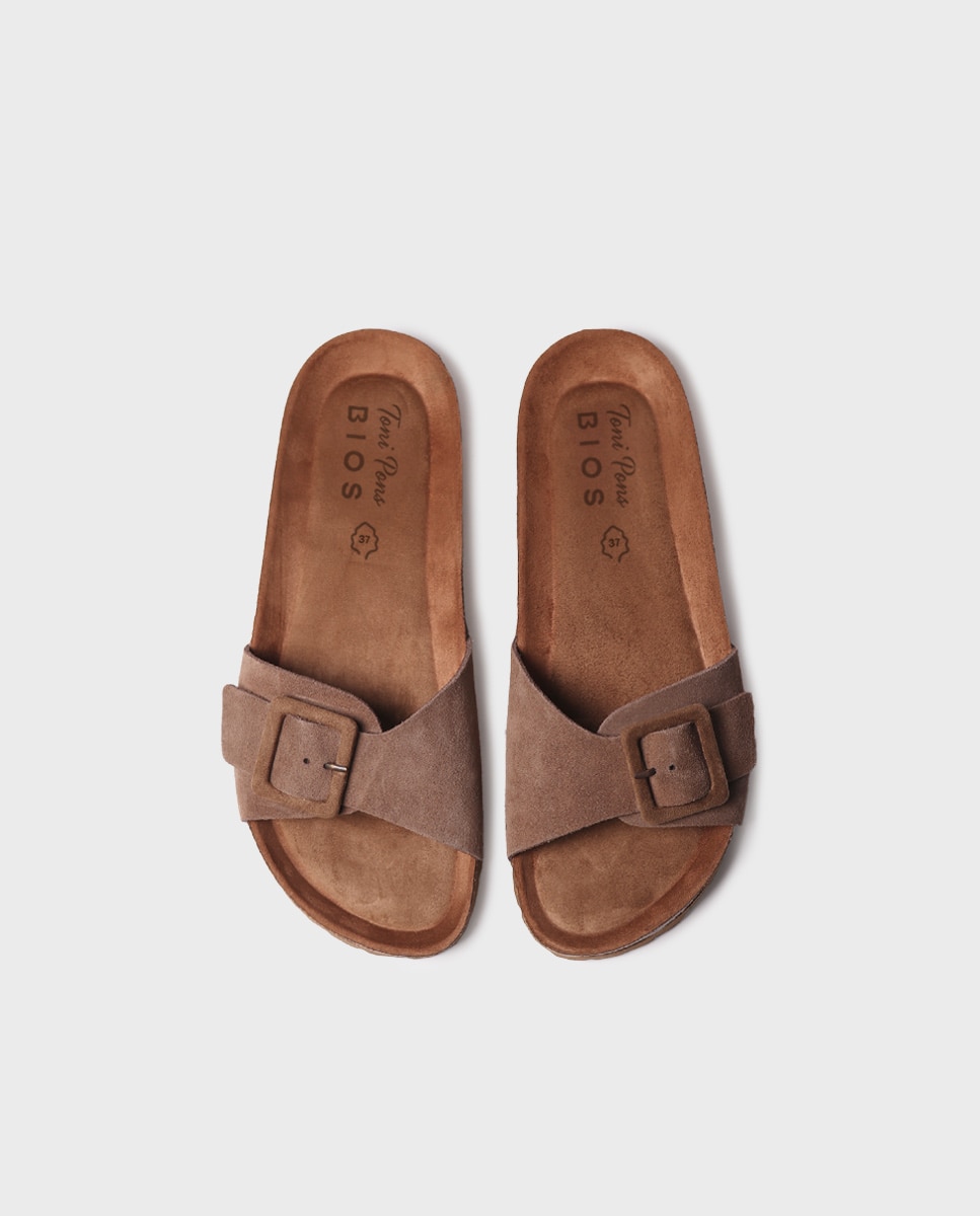 Sandálias Rasas de Camurça Castanho-3