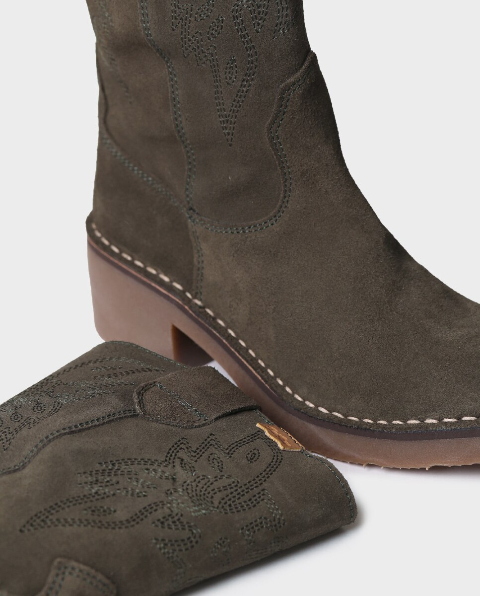 Botins de Camurça com Fecho Zip Caqui-3