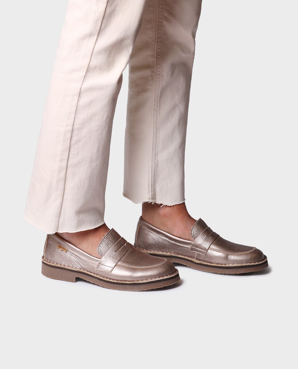 Mocassins Rasos de Pele Prateado-4