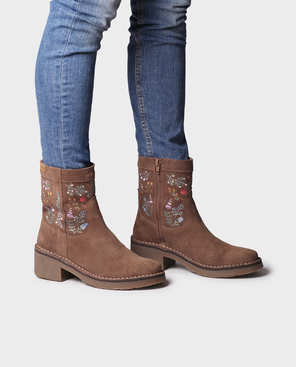 Botins de Camurça com Fecho Zip Castanho-4
