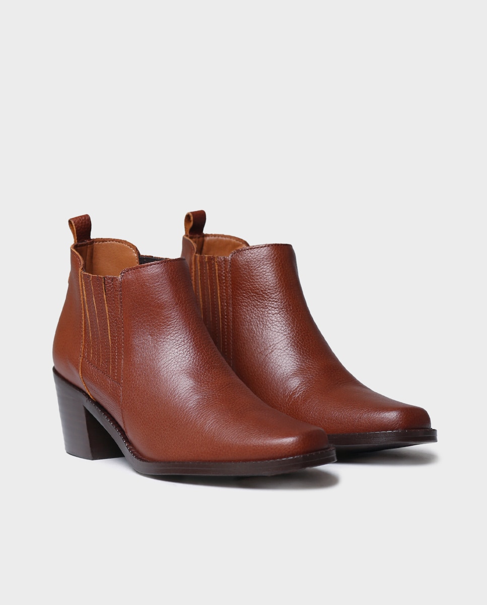 Botins de Pele com Elásticos Castanho-2