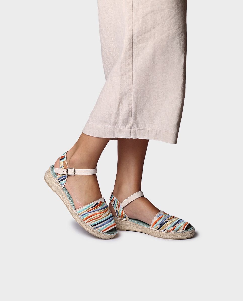 Alpercatas Rasas Estampadas com Fivela Azul-claro-4