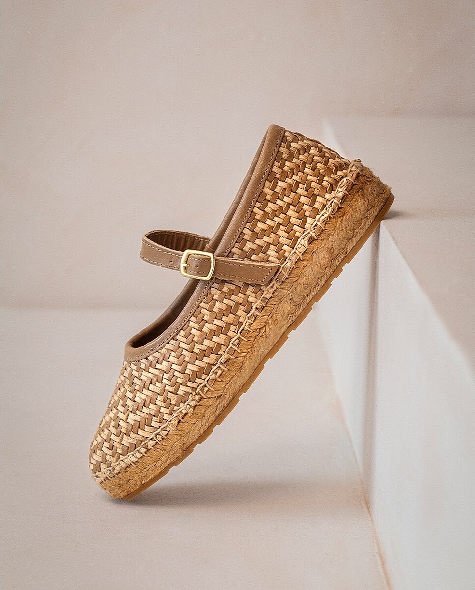 Sapatos de Presilha Rasos em Pele com Fivela Castanho-5