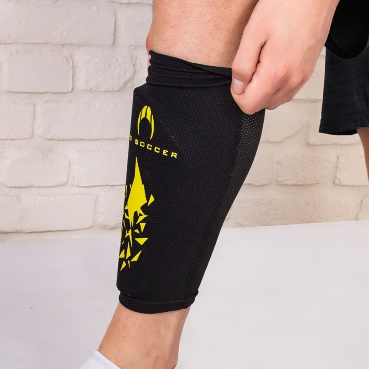 Caneleira de Futebol REBELDE LIME Verde-4