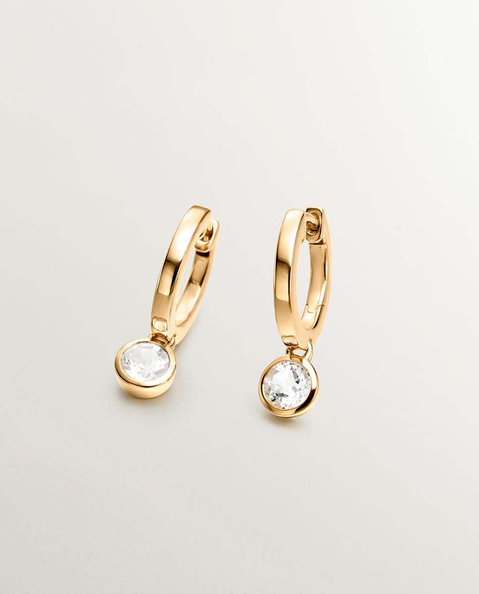 Brincos de Aro Pequenos em Prata 925 com Banho em Ouro Amarelo de 18k com Topázio Branco Branco-1