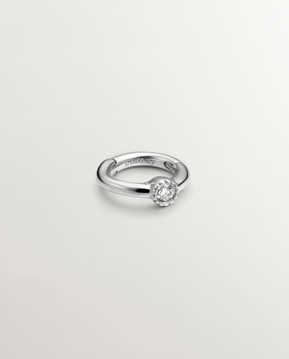 Brinco Individual de Argola Pequena de Ouro Branco de 9k com Diamante 0,014 Cts Branco-2
