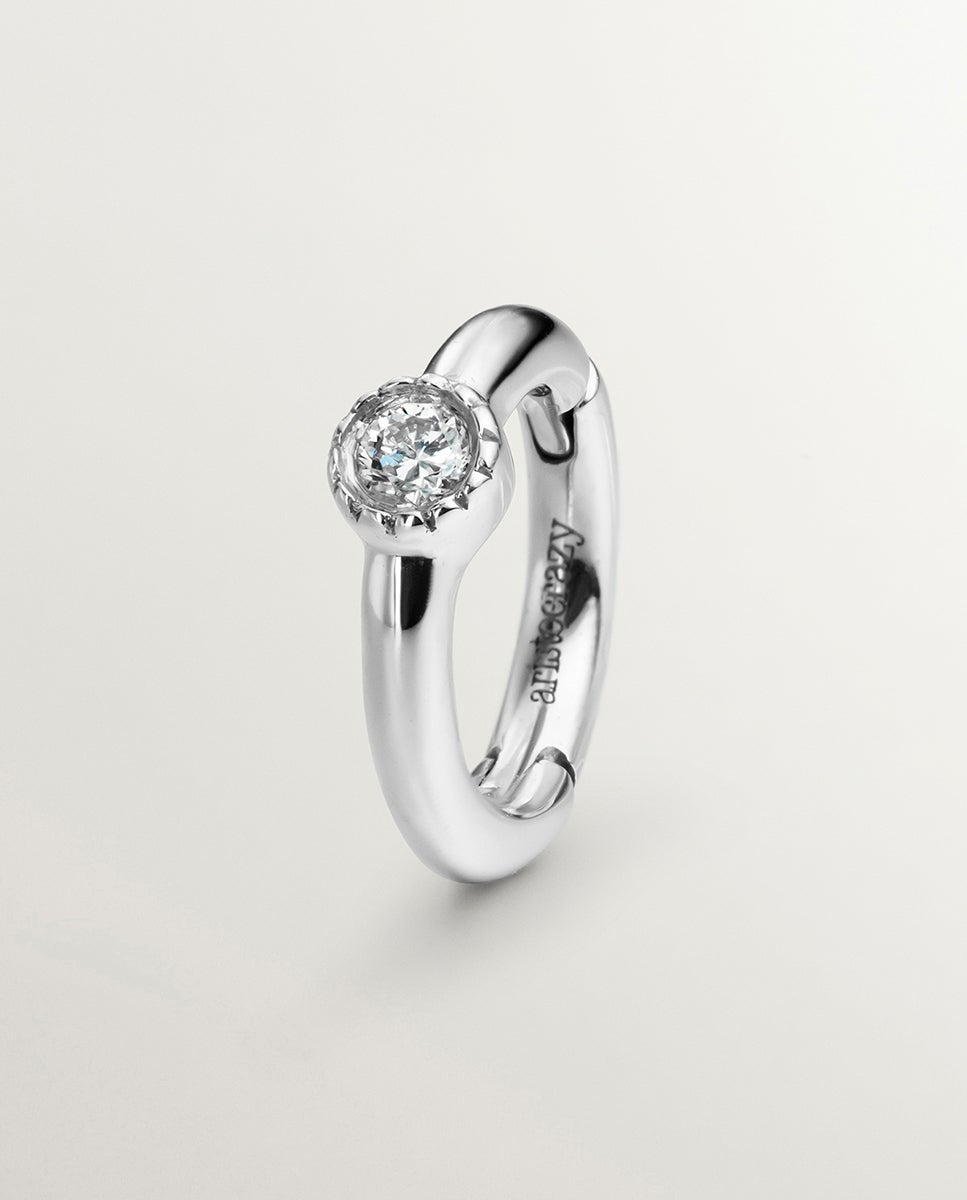 Brinco Individual de Argola Pequena de Ouro Branco de 9k com Diamante 0,014 Cts Branco-3