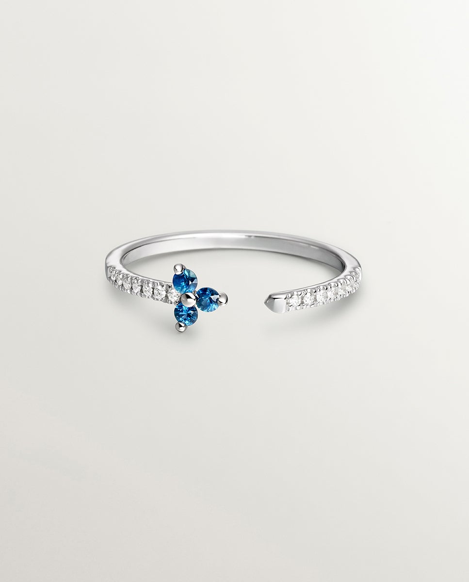 Anel de Ouro Branco de 9k com Diamantes e Trevo de Safiras Azuis Azul-2