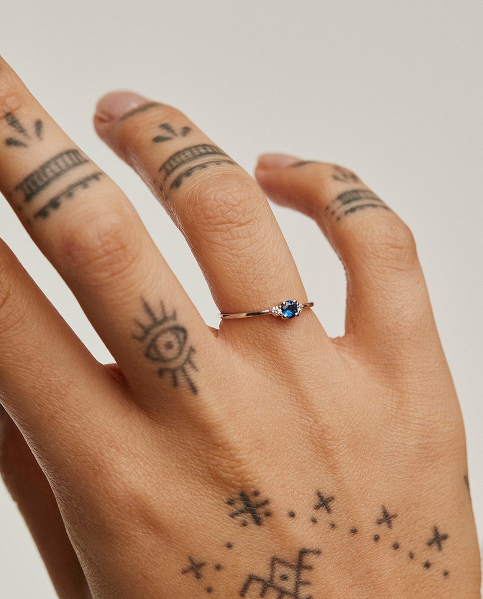 Anel de Ouro Branco de 9k com Safira Azul e Diamantes Azul-2