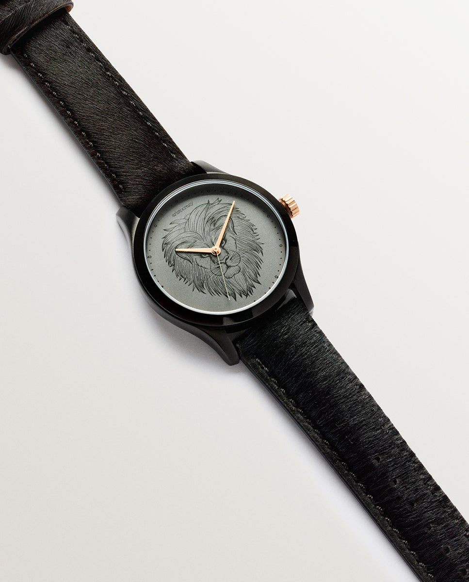 Relógio Savage com Bracelete de Couro Efeito Pelo e Esfera Preta com Detalhe de Leão Preto-2