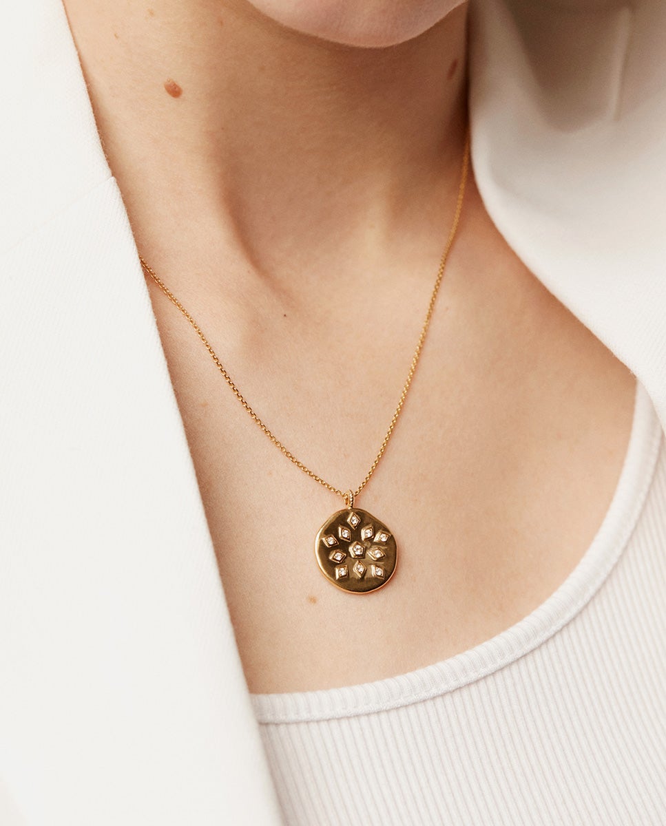 Pendentes de Prata 925 Banhada em Ouro Amarelo de 18k com Medalha e Topázios Brancos Branco-2
