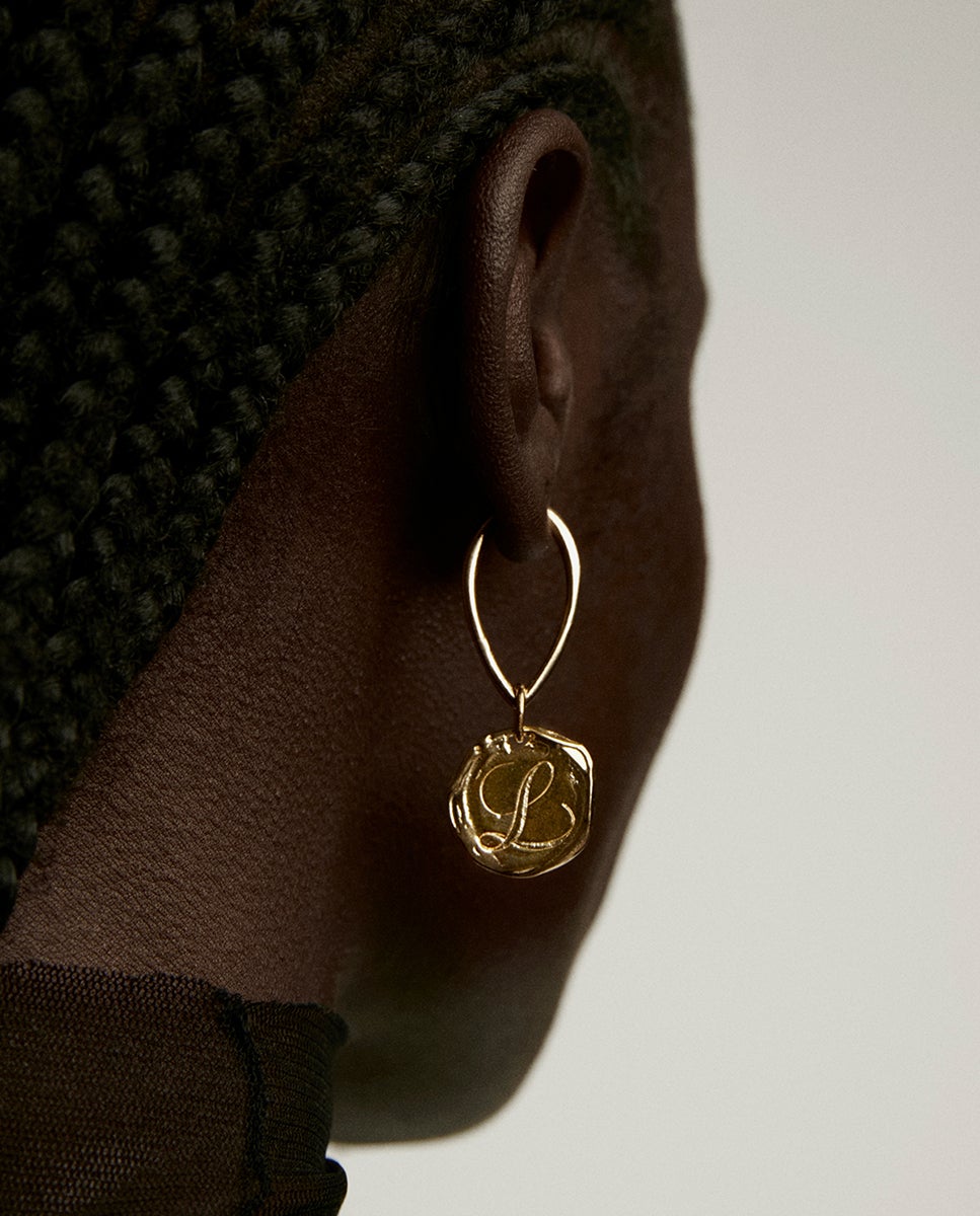 Charm Artesanal de Prata 925 Banhada em Ouro Amarelo de 18k com Inicial L Ouro-2