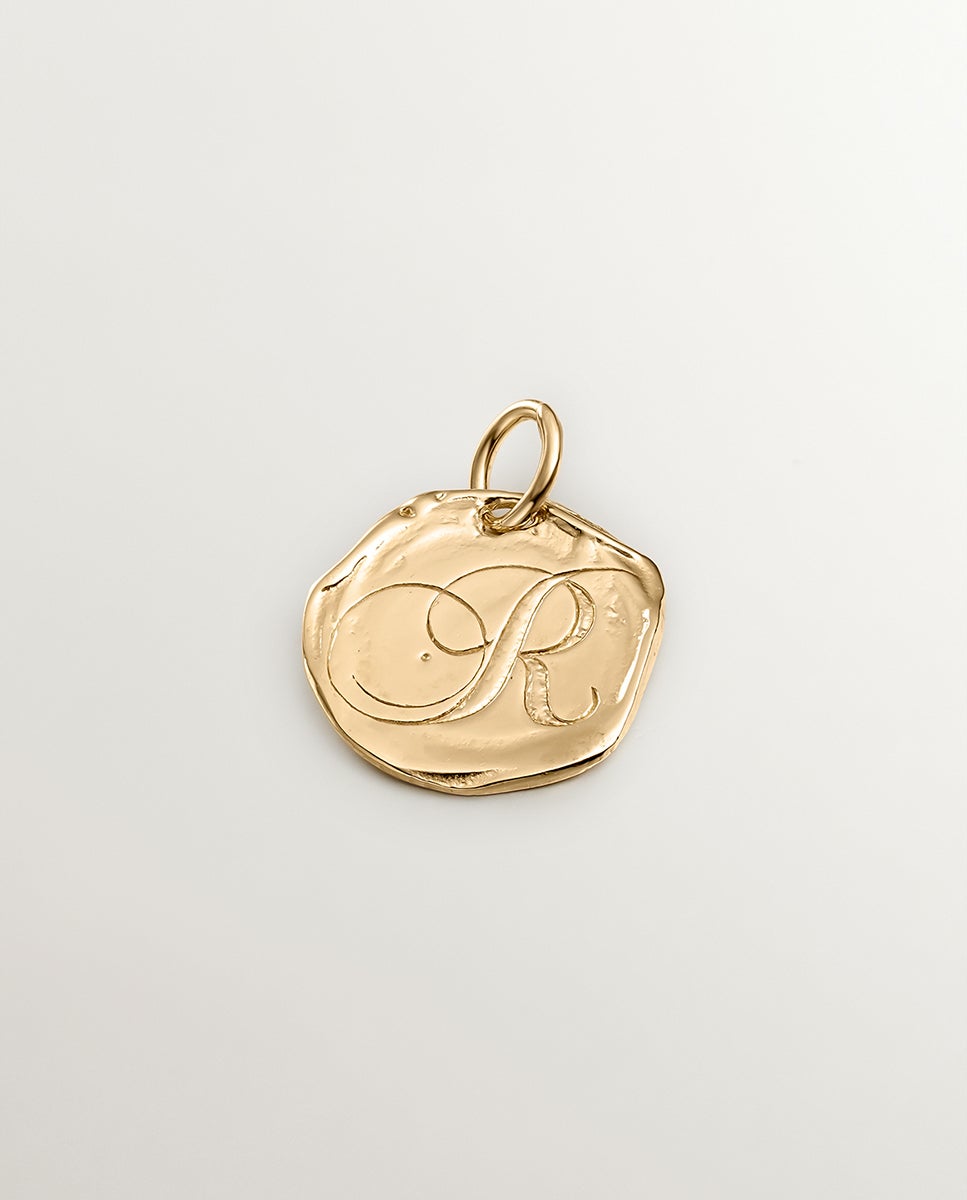 Charm Artesanal de Prata 925 Banhada em Ouro Amarelo de 18k com Inicial R Ouro-1
